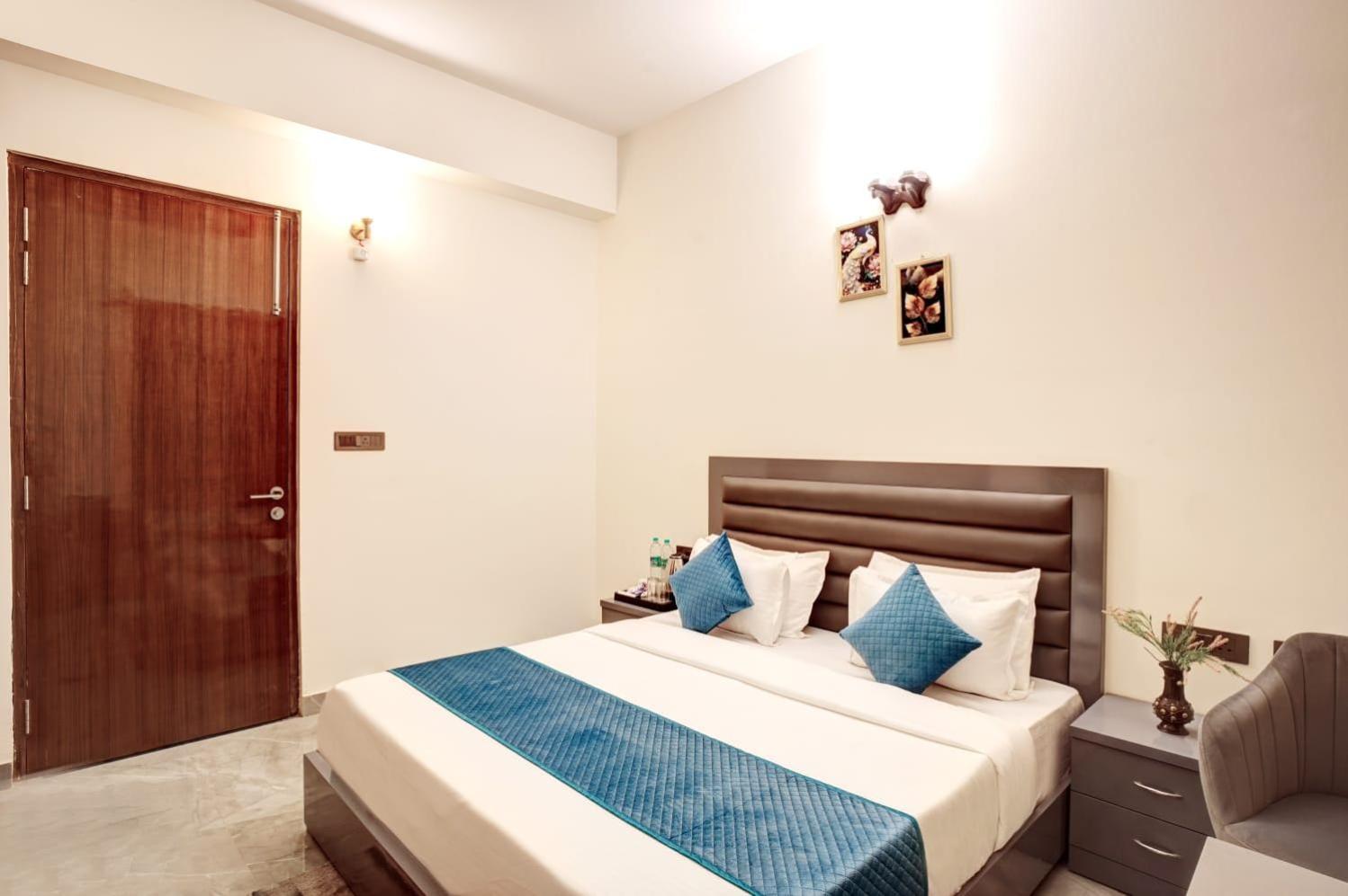 Hotel Elite Grand Near Kailash Hospital โนอิดา ภายนอก รูปภาพ