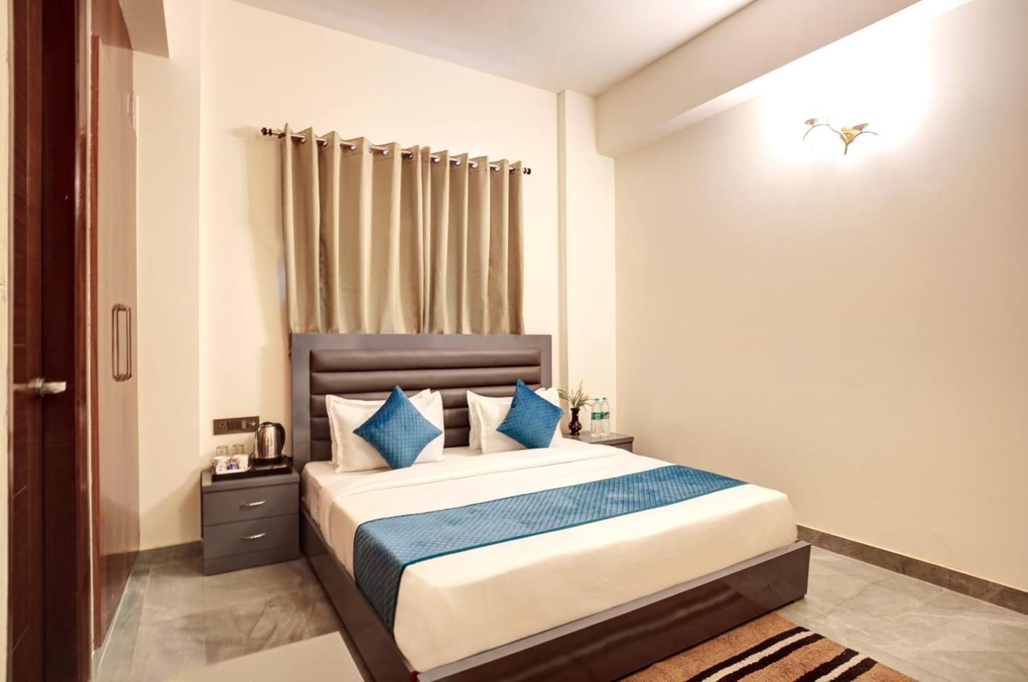 Hotel Elite Grand Near Kailash Hospital โนอิดา ภายนอก รูปภาพ