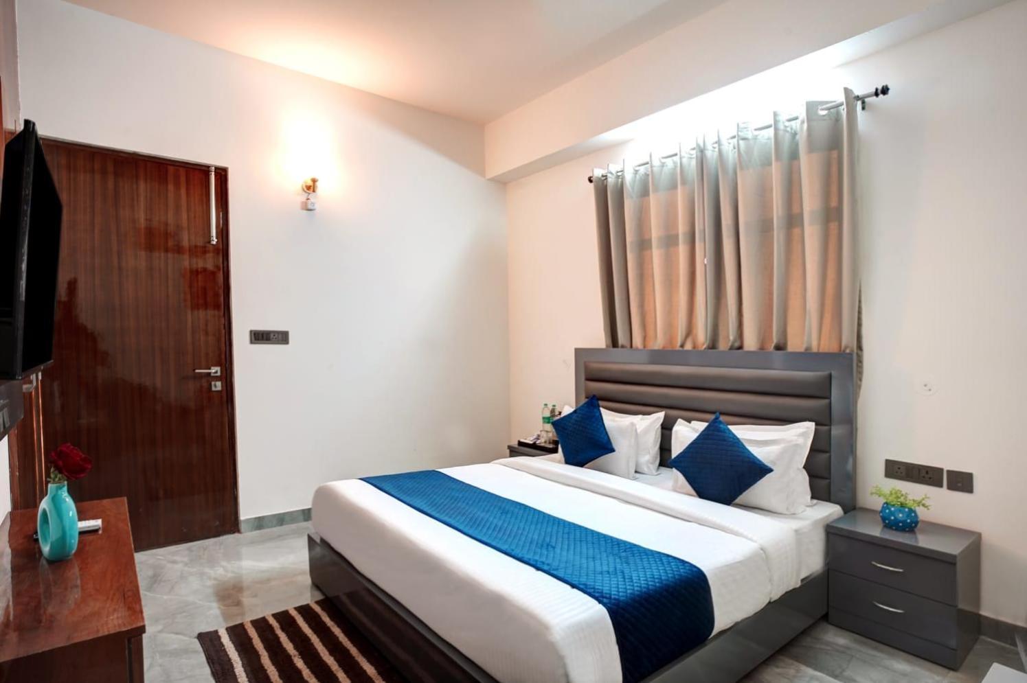 Hotel Elite Grand Near Kailash Hospital โนอิดา ภายนอก รูปภาพ