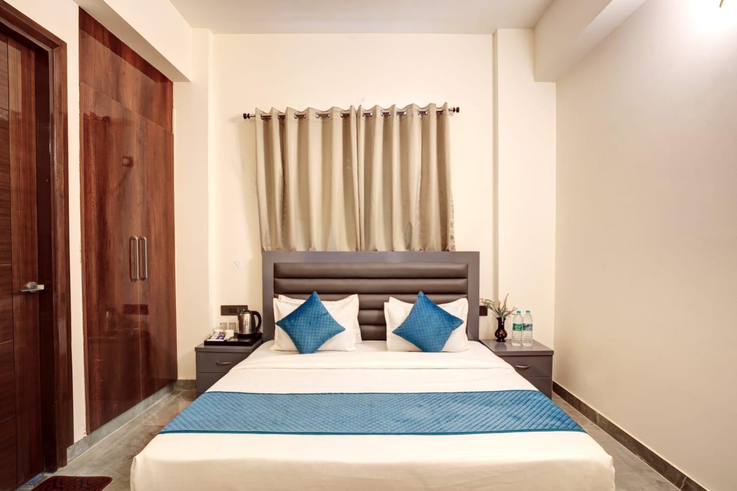 Hotel Elite Grand Near Kailash Hospital โนอิดา ภายนอก รูปภาพ
