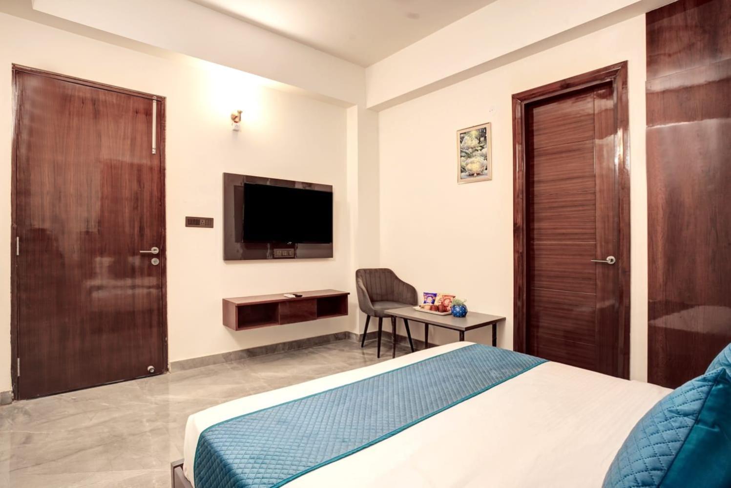 Hotel Elite Grand Near Kailash Hospital โนอิดา ภายนอก รูปภาพ