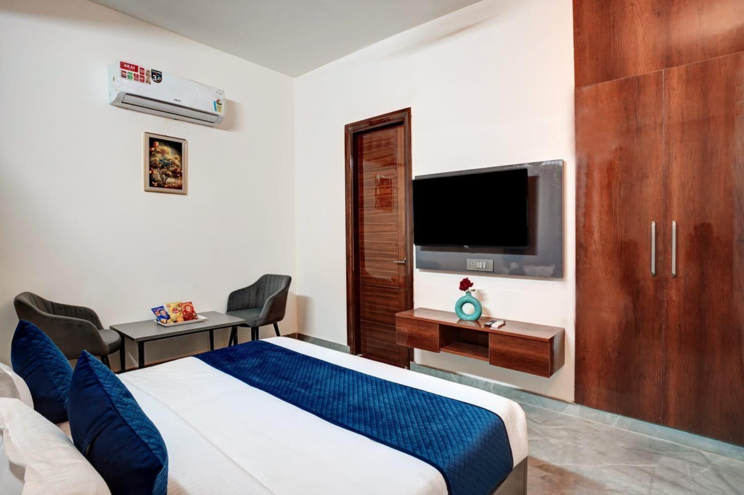 Hotel Elite Grand Near Kailash Hospital โนอิดา ภายนอก รูปภาพ