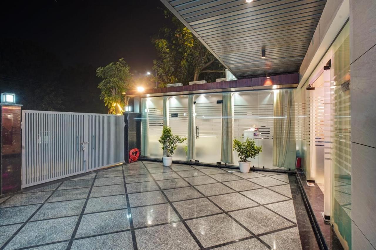 Hotel Elite Grand Near Kailash Hospital โนอิดา ภายนอก รูปภาพ