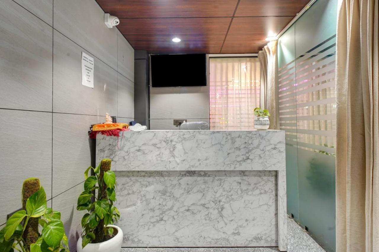 Hotel Elite Grand Near Kailash Hospital โนอิดา ภายนอก รูปภาพ